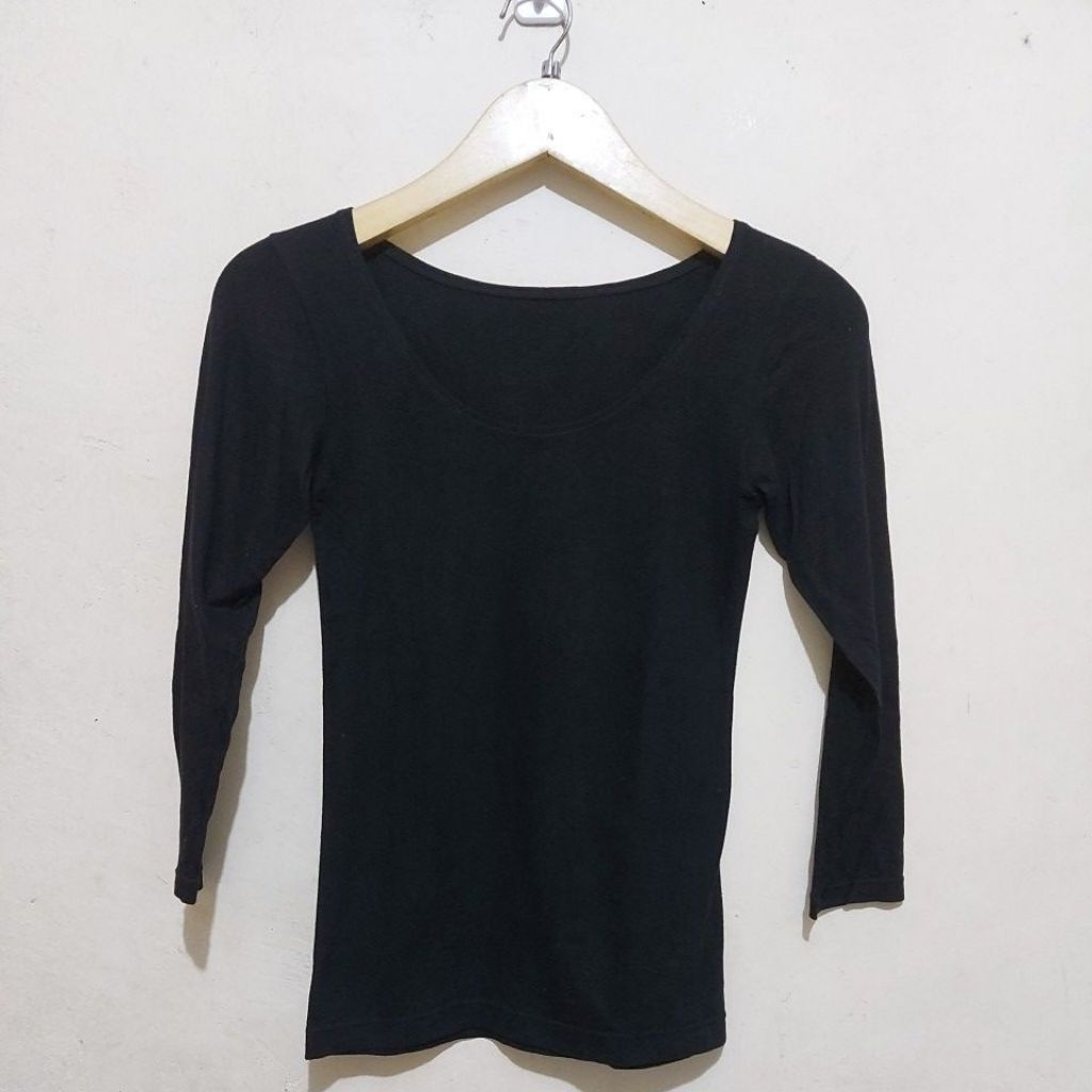 Tshirt dalaman wanita MUJI scoop neck*M