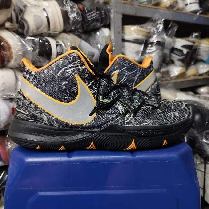 Sepatu Basket Second NAYQI KYRIE Berbagai Model Dan Size