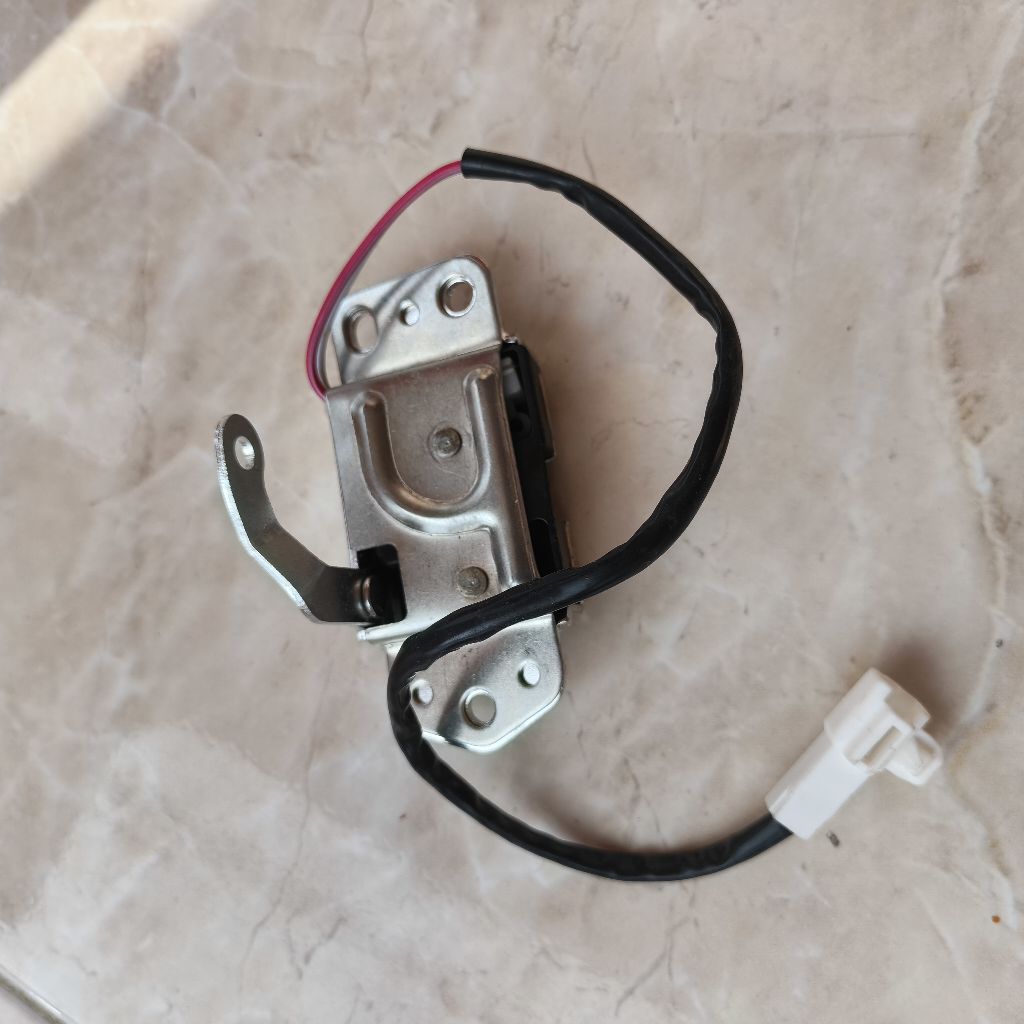 Door Lock Pintu Bagasi Kijang