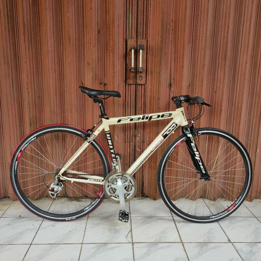 Sepeda Hybrid UNITED FELIPE 700c