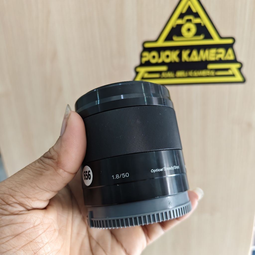SONY E50MM F1.8 OSS LENSA FIX SONY E 50MM F1.8