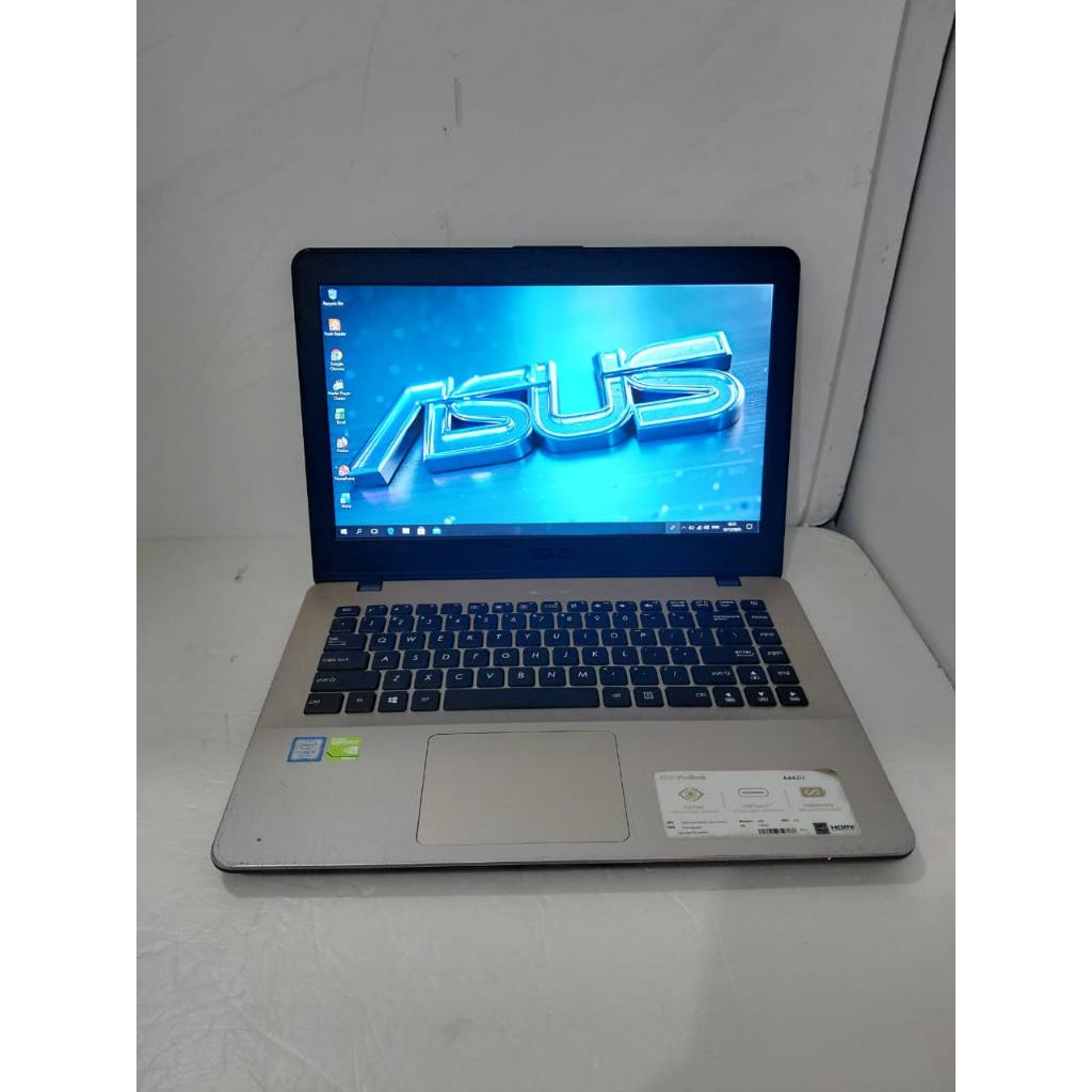 I5-8250U QuadCore ram 8gb ssd 500gb dual VGA ASUS A442UR