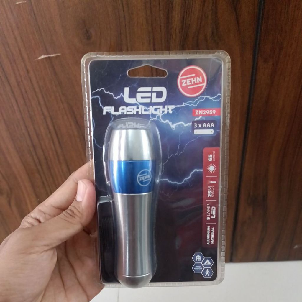 Senter  Zehn ZN2959 dengan 9 titik lampu LED - 3xAAA baterai