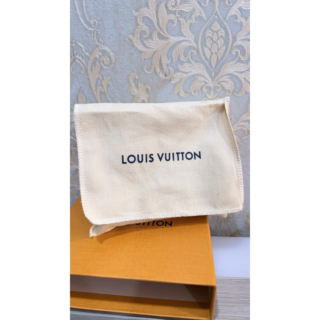 LV Slender Wallet Damier 100% original with receipt