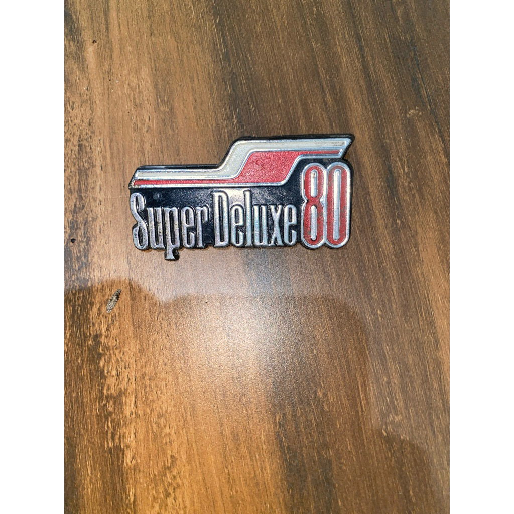 Emblem logo sayap leghsild depan Yamaha V80 super deluxe 80 robot