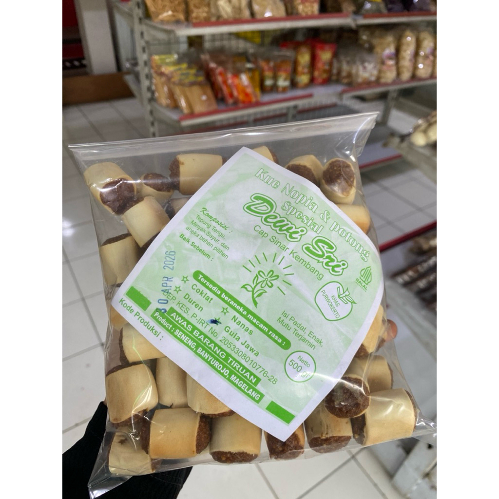 Nopia Potong Dewi Sri