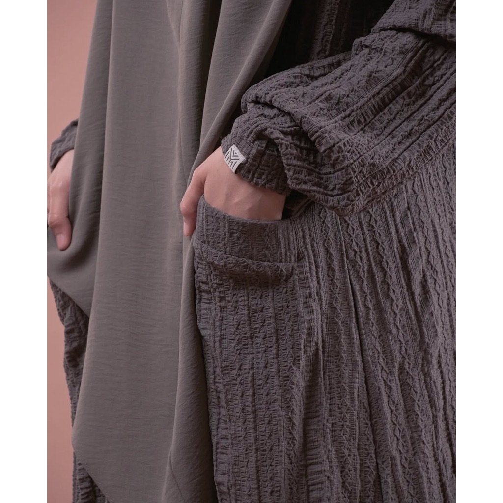 Picnic Abaya Knit size S free Jema Maxi (Preloved)