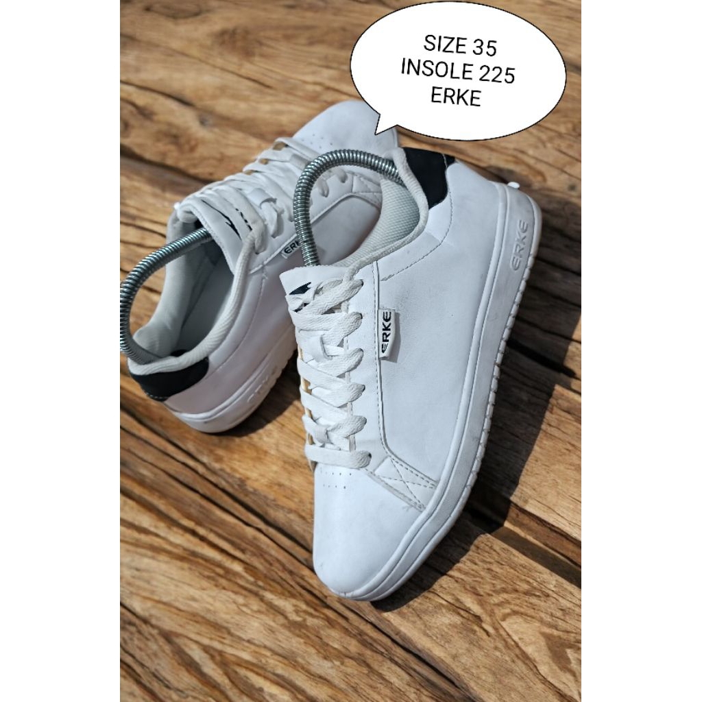 SEPATU SNEAKERS PRELOVED SIZE 35 ERKE