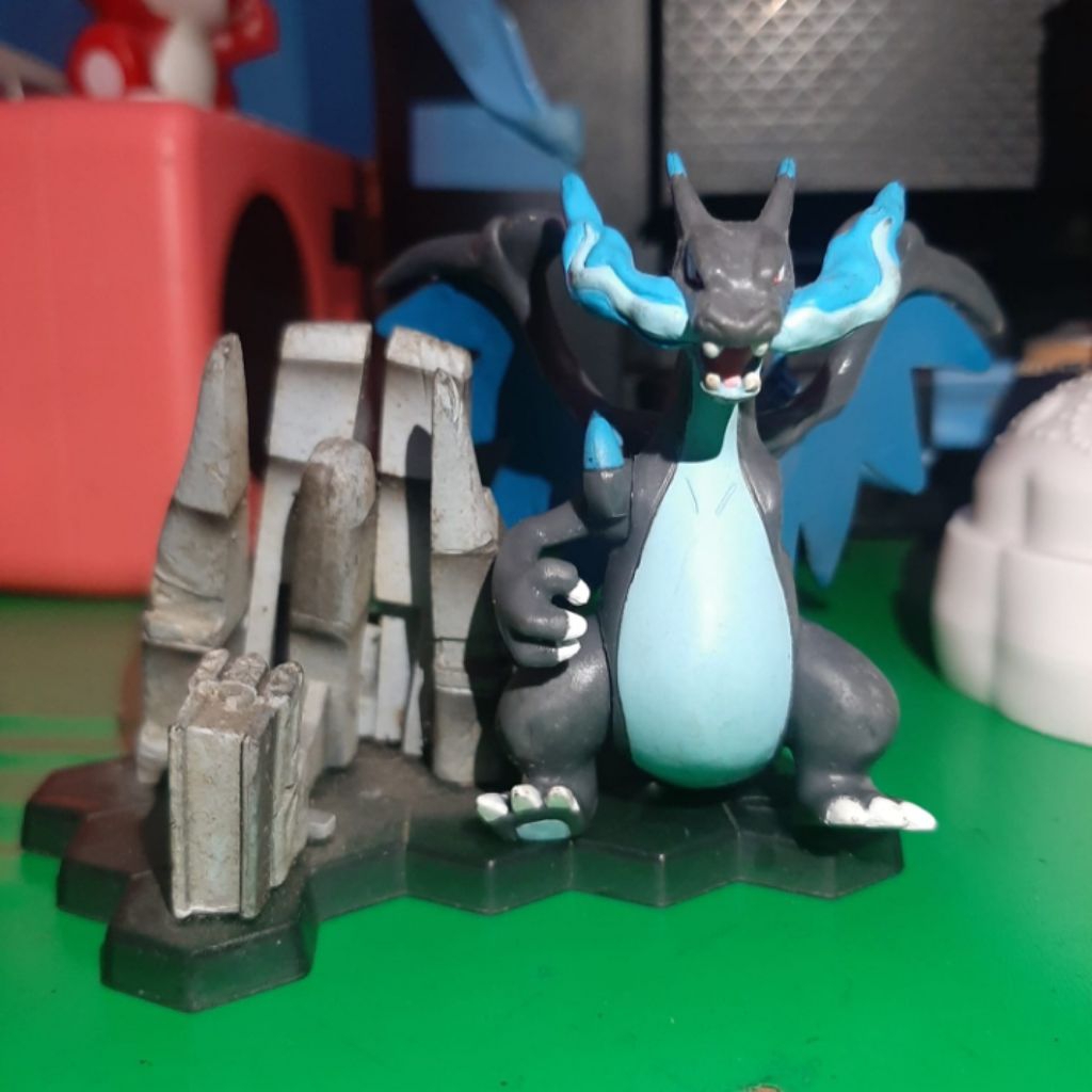 figur pokemon mega charizard  takara tomy minus tangan 1 + tatakan bandai