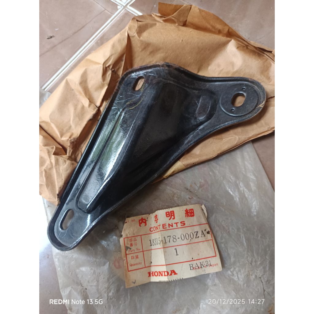 braket knalpot honda c50 c70 original HONDA
