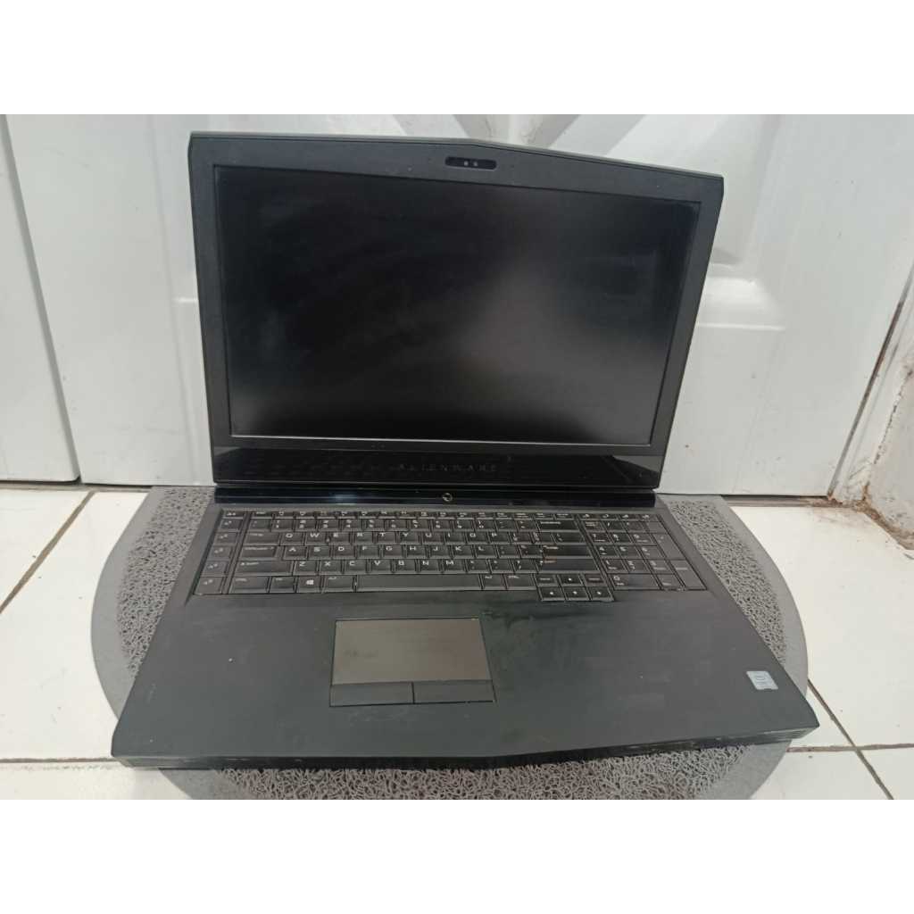 Laptop alienware P31E  Windows 10 home 64-bit  Processor Intel core i7-7700HQ 2.8GHz Ram 8 gb  Penyi
