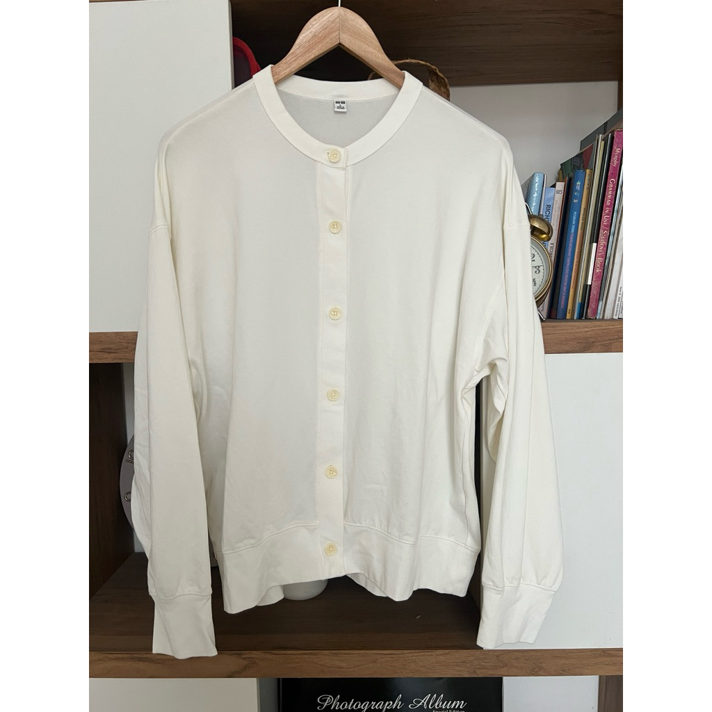 UNIQLO White Cardigan Size L (Preloved)