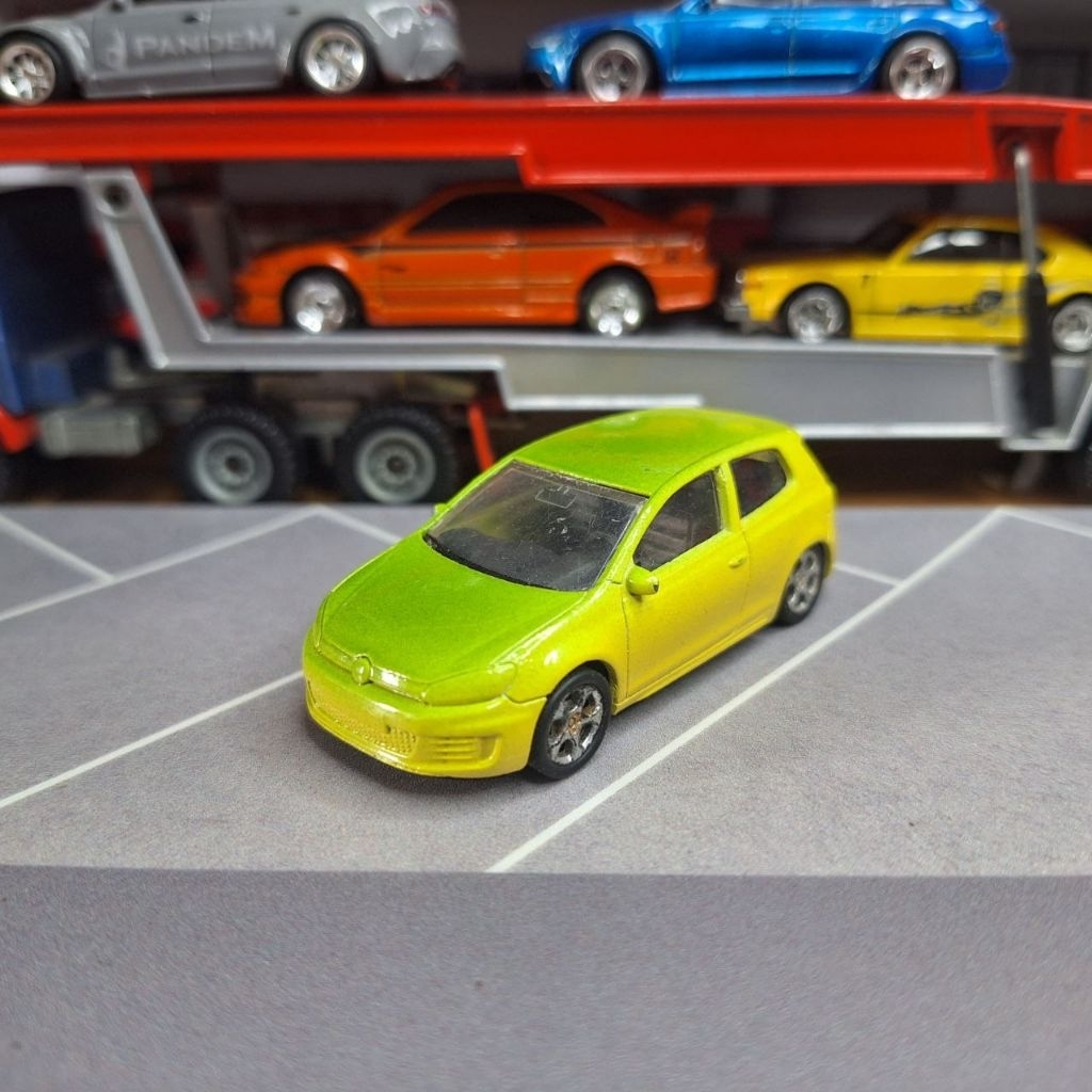 Diecast RMZ City VW Golf GTI - Ban Karet Base Alloy