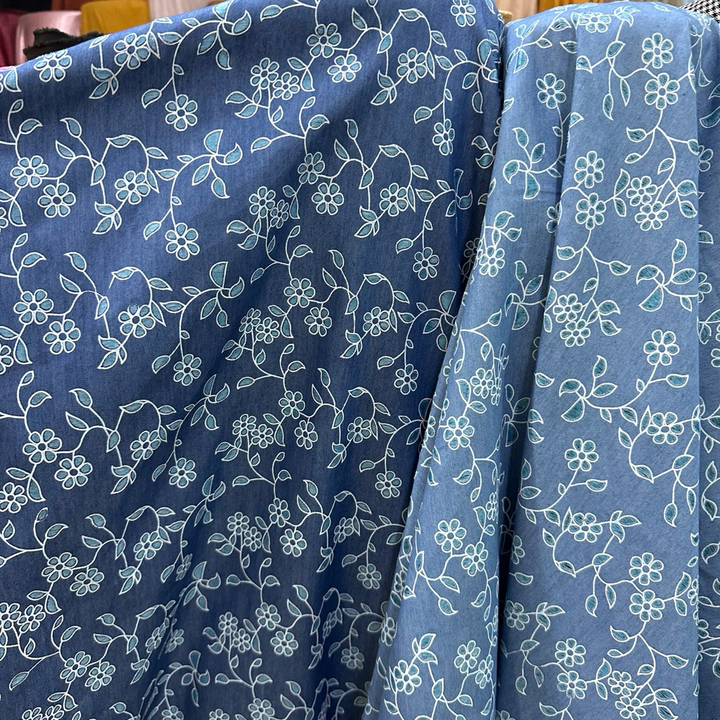 kain katun denim motif