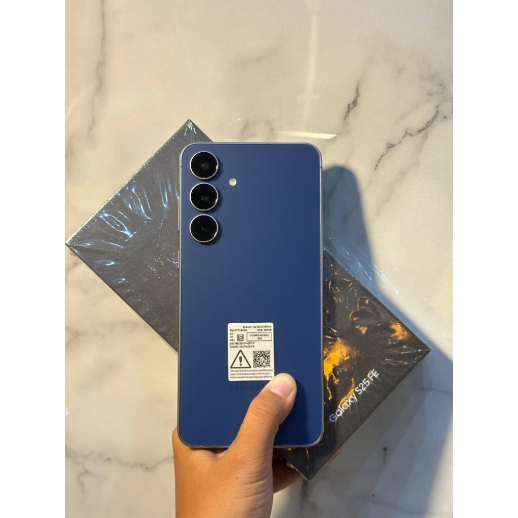 SAMSUNG S25 FE 8/256GB FULLSET SECOND BERGARANSI