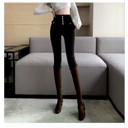 MARK HW JEANS - 5 gold buttons highwaist jeans