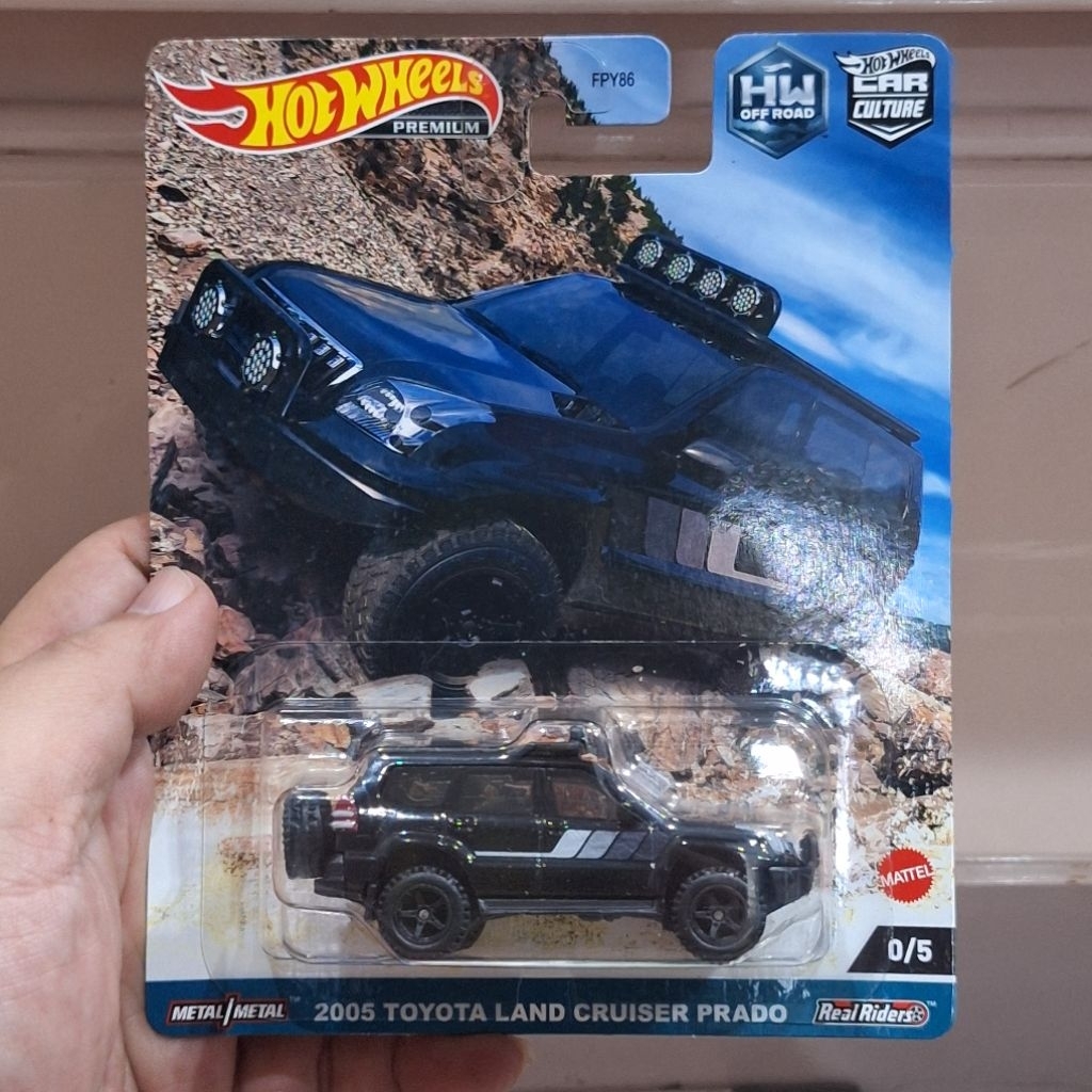 Hot Wheels Premium Skala 64 Toyota Land Cruiser Prado Chase Edition