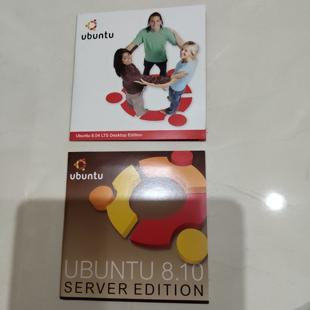 CD Ubuntu 8.10 Server edition dan 8.04 LTS Desktop Edition (Linux system)