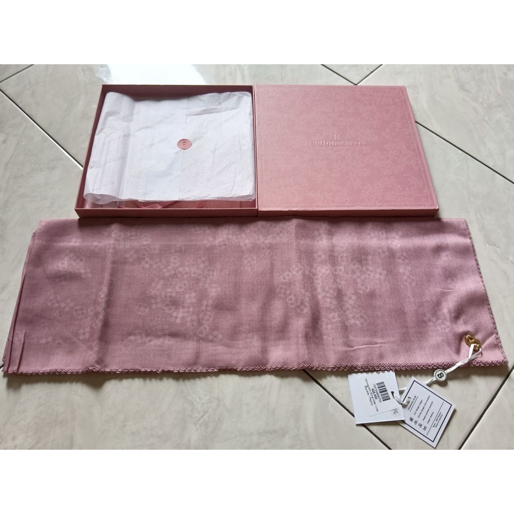 buttonscarves scramble