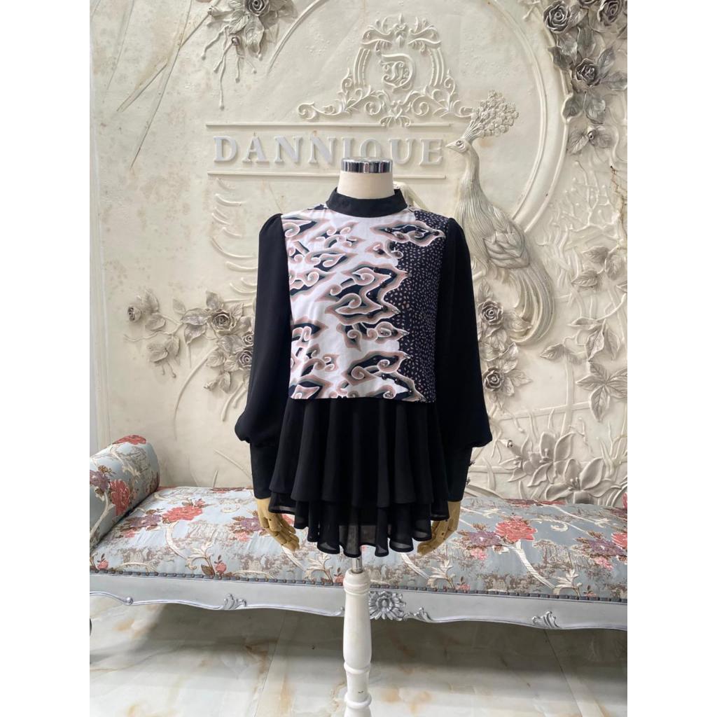 Blouse Ruffle Batik Mega Mendung Hitam