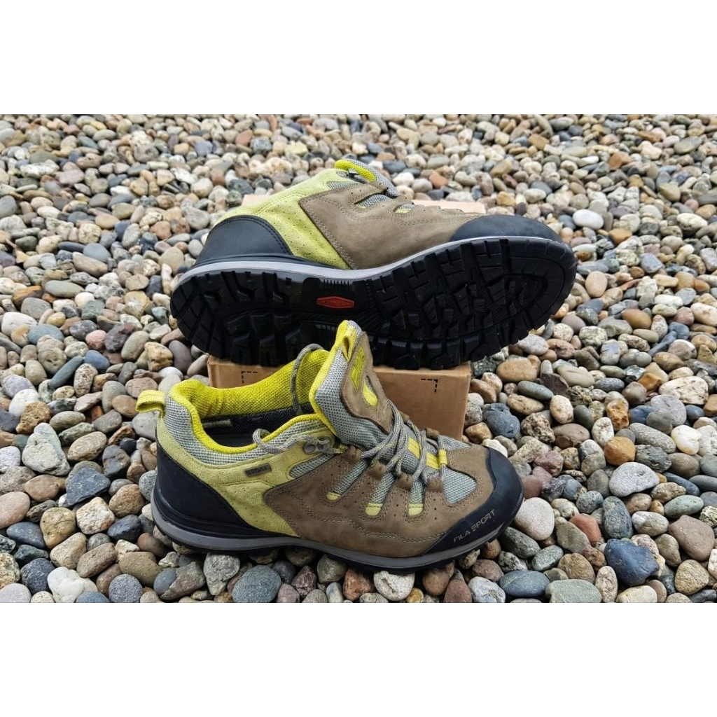 sepatu Hiking fila sport