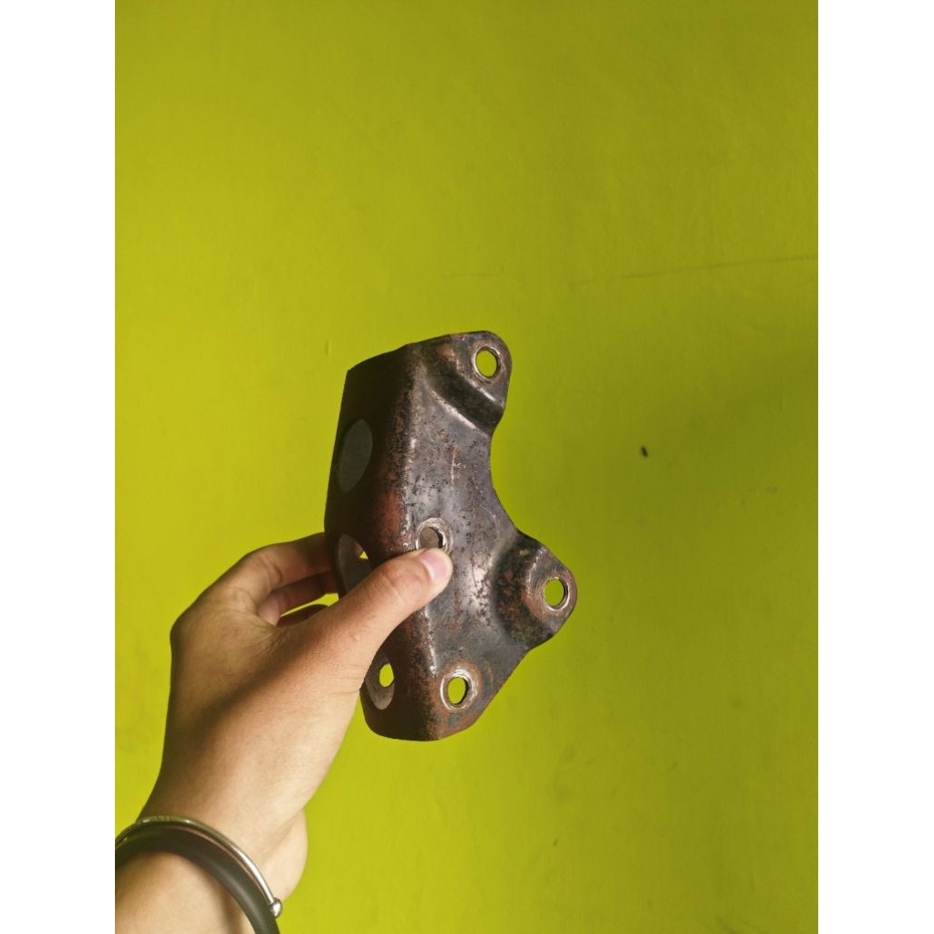 Pangkon mesin ori copotan motor GL 100 , CB