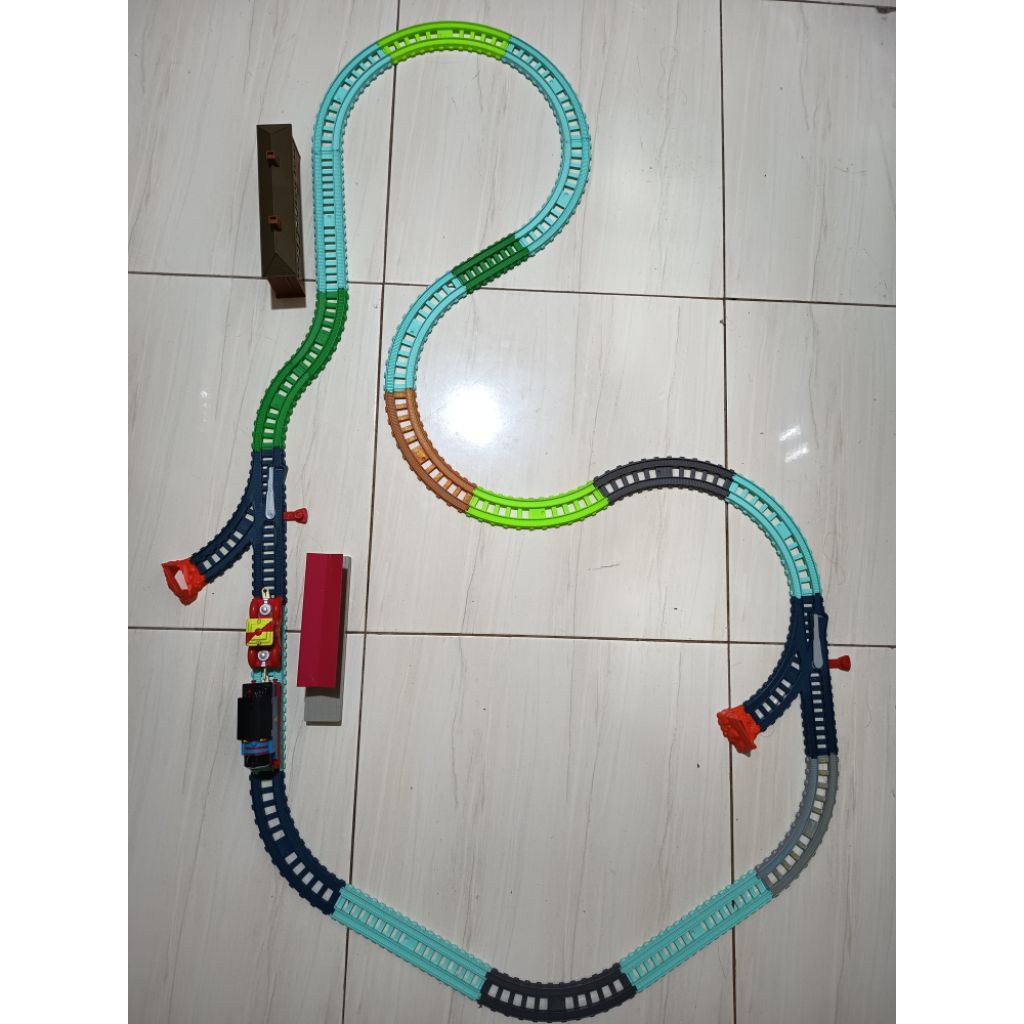 Mainan anak kereta thomas, track master original MATEL, mainan kereta murah