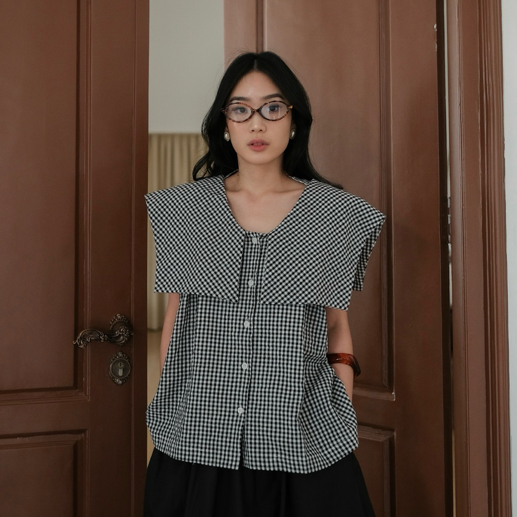 Seya Clothing - Noelle Top - Blouse Wanita Kerah Lebar Kotak
