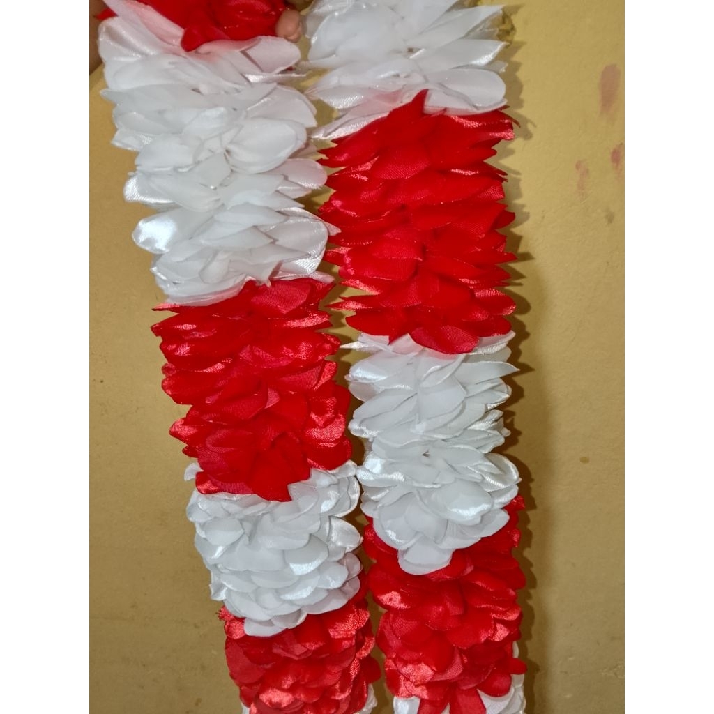 Bunga Kalung Penyambutan Satgas