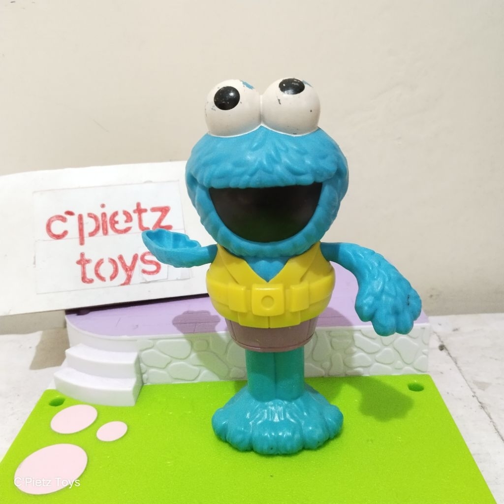 Figure Hasbro Cookie Monster Silly Swimmer - Sesame Street Series