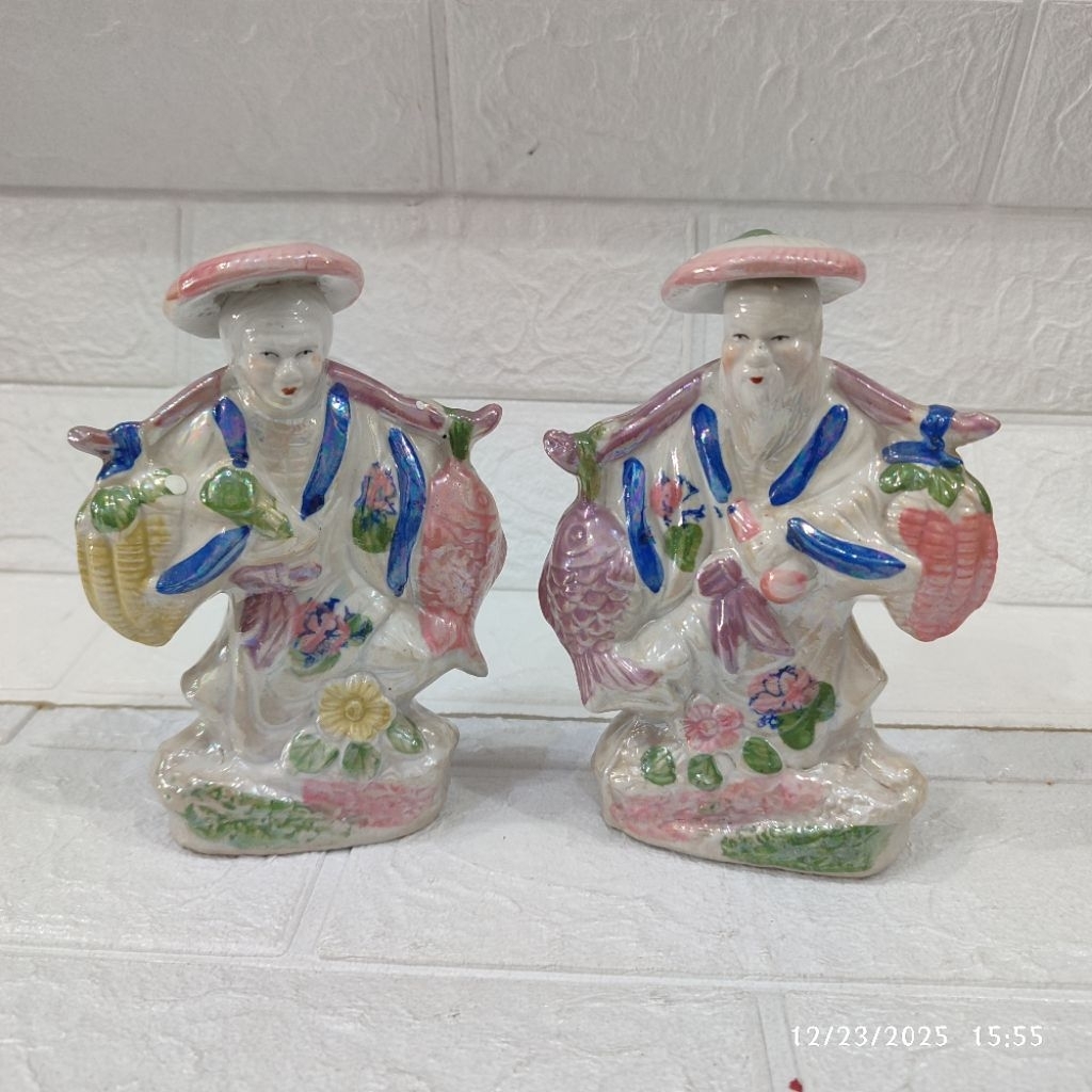 Pajangan Hiasan Keramik Patung Sepasang