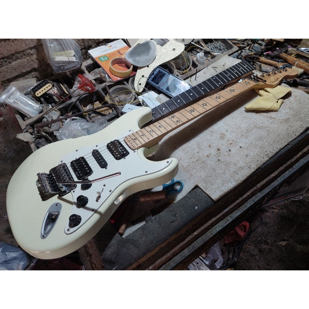 Gitar Elektrik Fender Stratocaster Richie Sambora