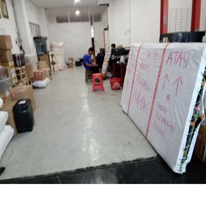 Ongkos kirim ranjang besi Loftbed tingkat atas Mezzanine luar pulau