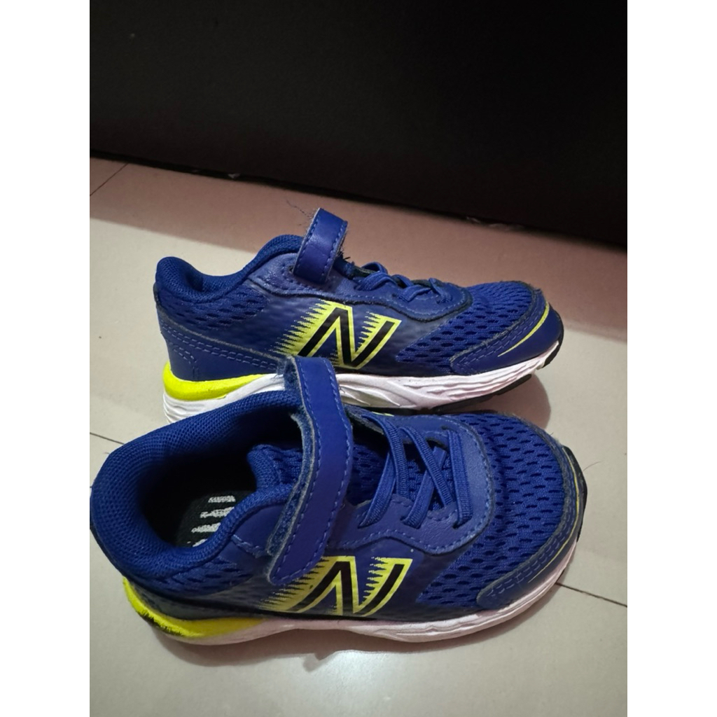 Sepatu anak New Balance Preloved