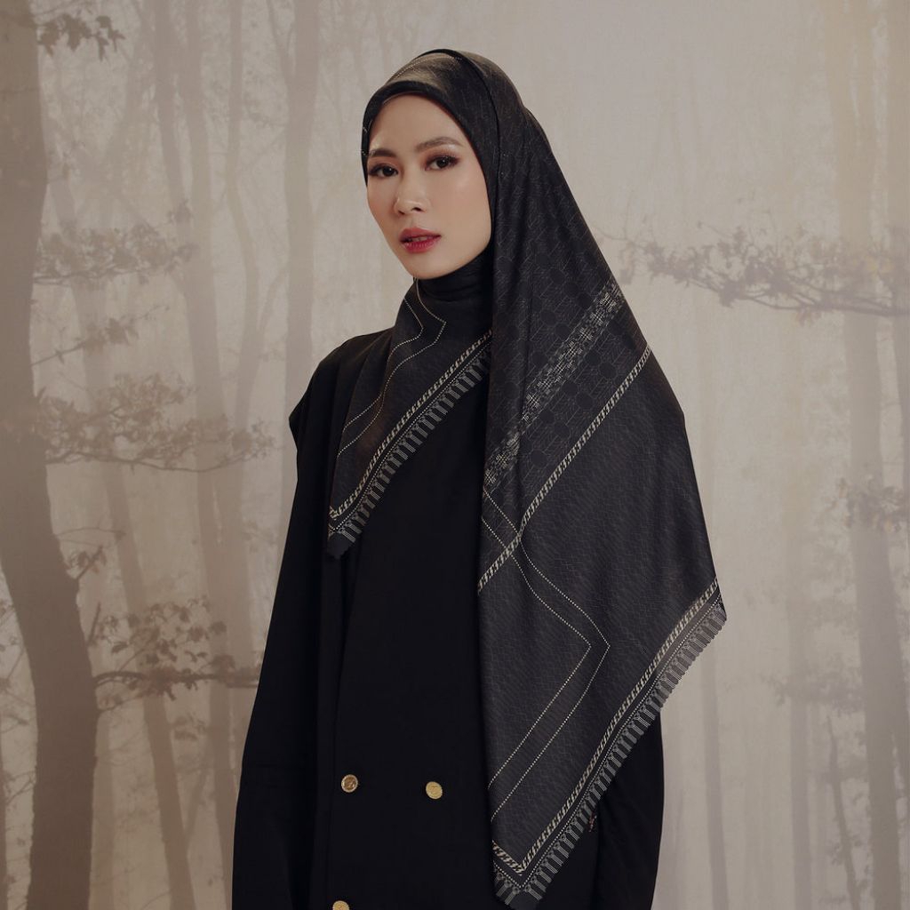 ZS - Zayba Scarf by Zaskia Sungkar | Hijab Segi Empat | Hijab Motif | D'Hijab of Mey