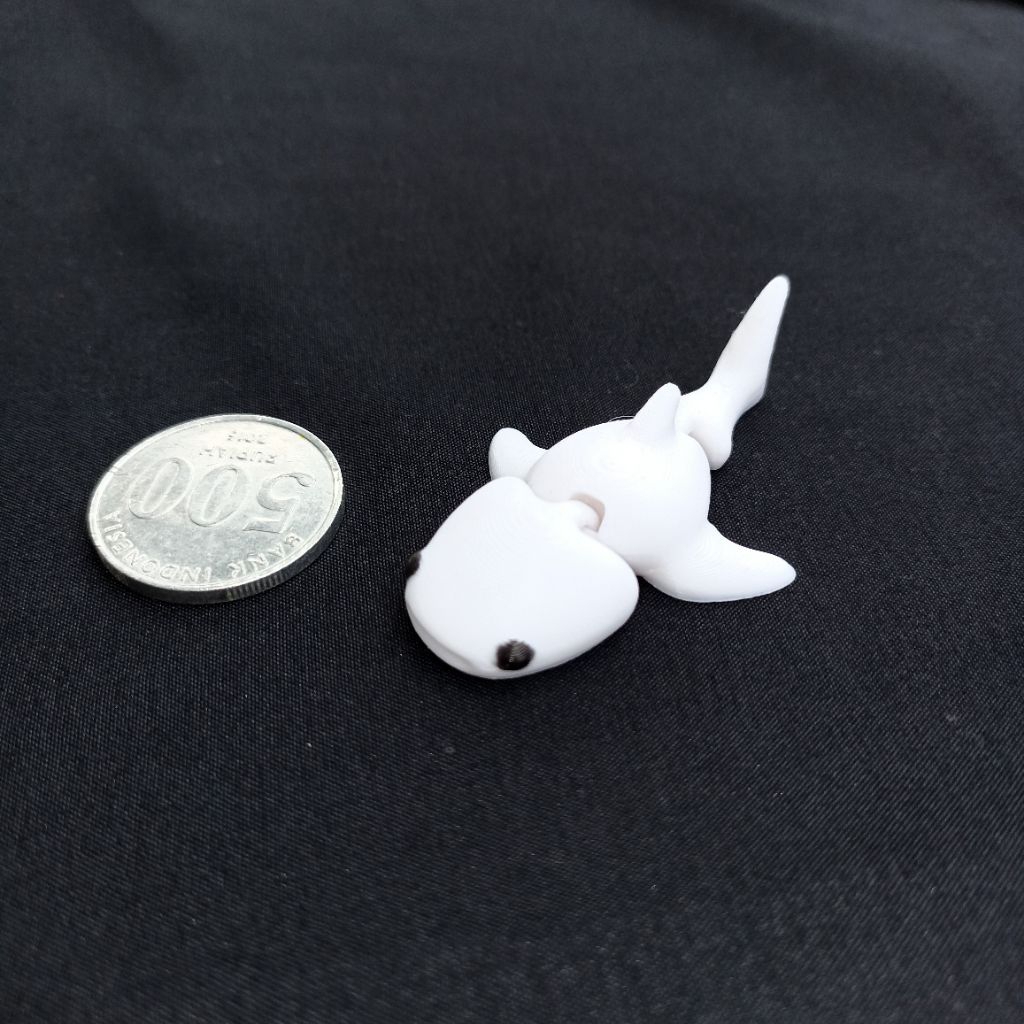 Figure Hiu Paus Articulated Kecil