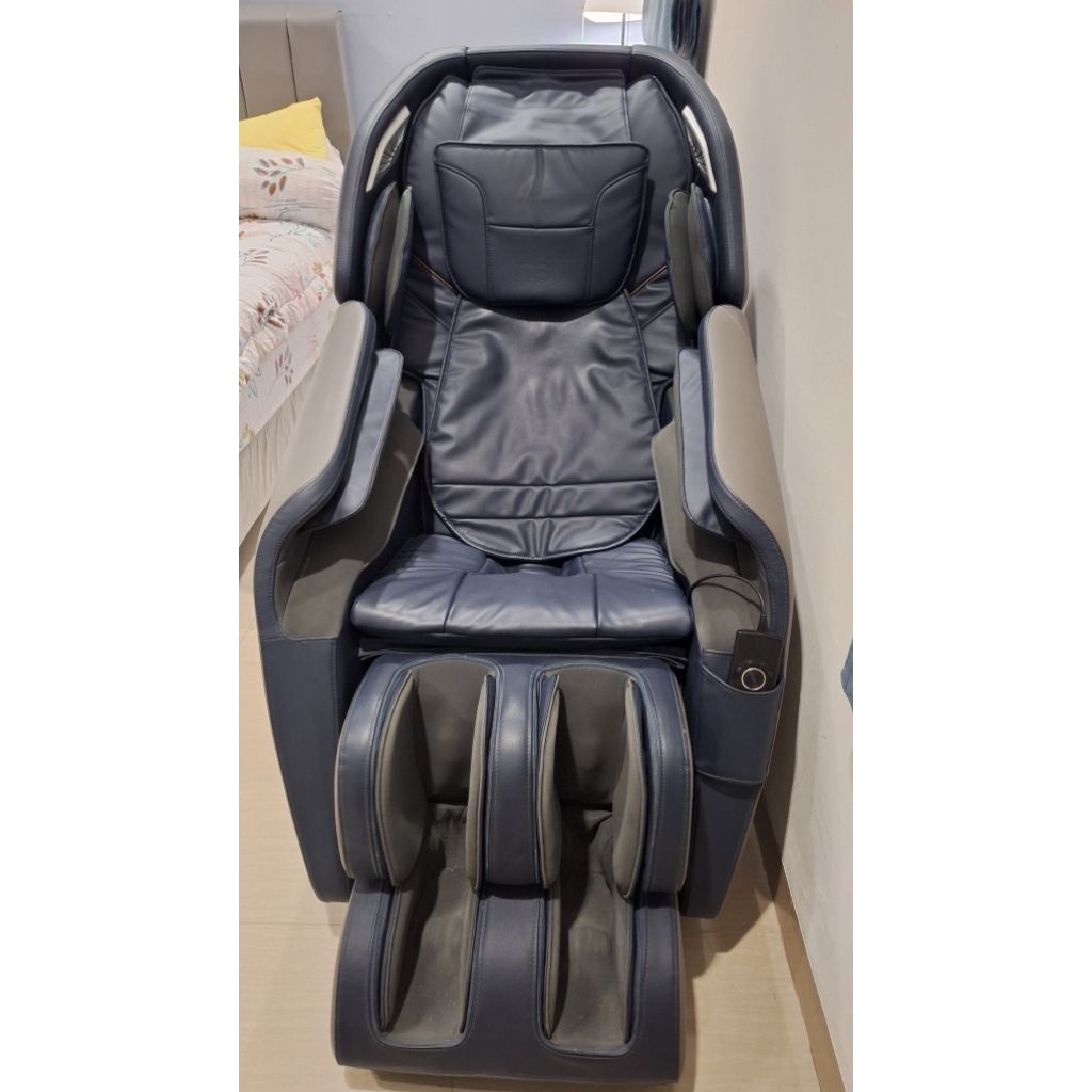 Kursi pijat merk Itsu - Prime Omni