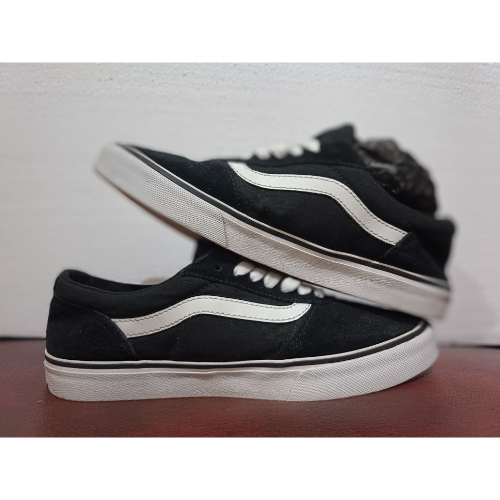 Sepatu Vans size 38 insole 24