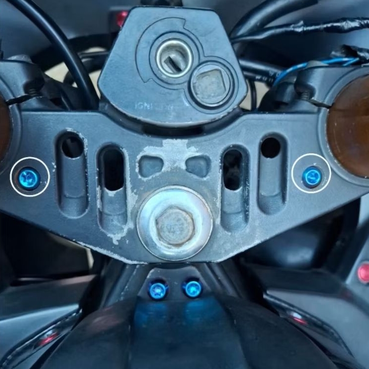 Baut titanium dudukan stang R15 V2v3 (isi 2pcs)