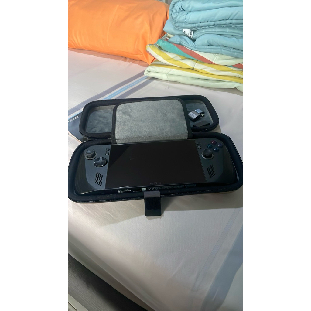 Asus Rog ally x 1 tb plus bonus case dan docking