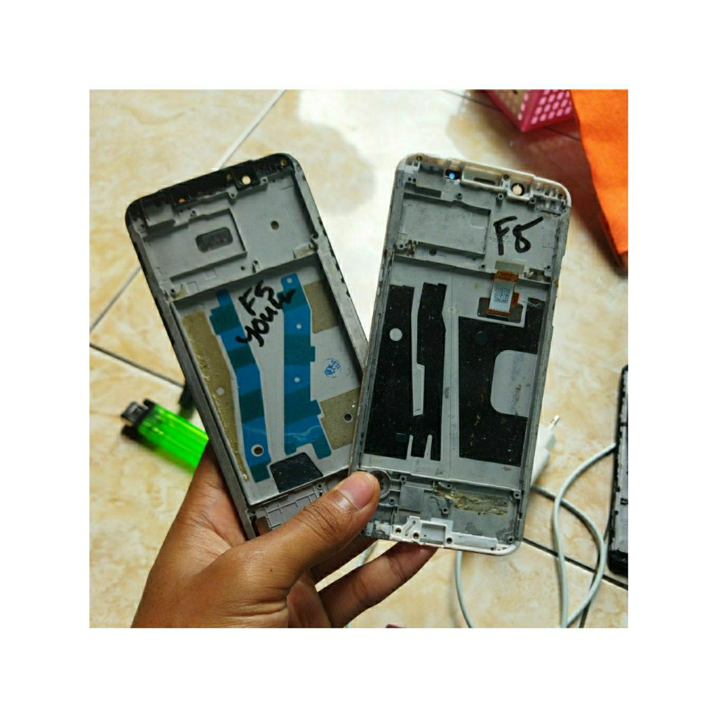FRAME TATAKAN LCD TULANG TENGAH F5 / F5 YOUTH KONDISI FISIK SEPERTI DI GAMBAR MASI LAYAK PAKAI NO BO