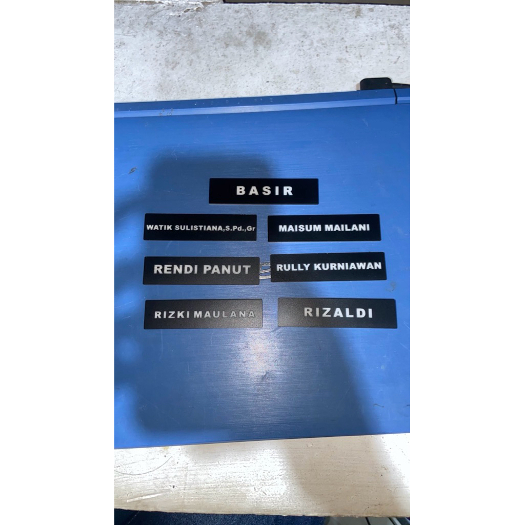 nametag magnet, papan nama, nametag