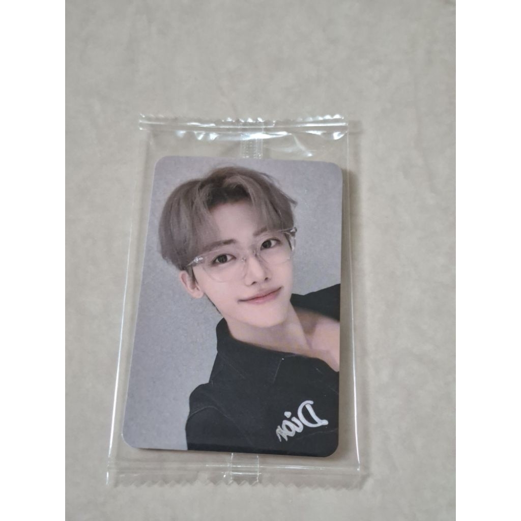 JAEMIN KACAMATA MARK RENJUN JENO BTTF BACK TO THE FUTURE PC PHOTOCARD