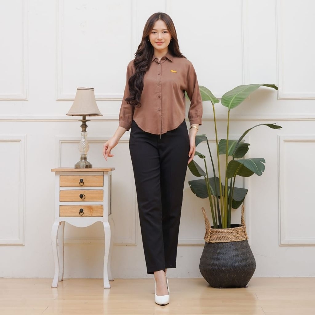 Chia Crop Shirt Kemeja Crop Wanita Kemeja Rayon Twill