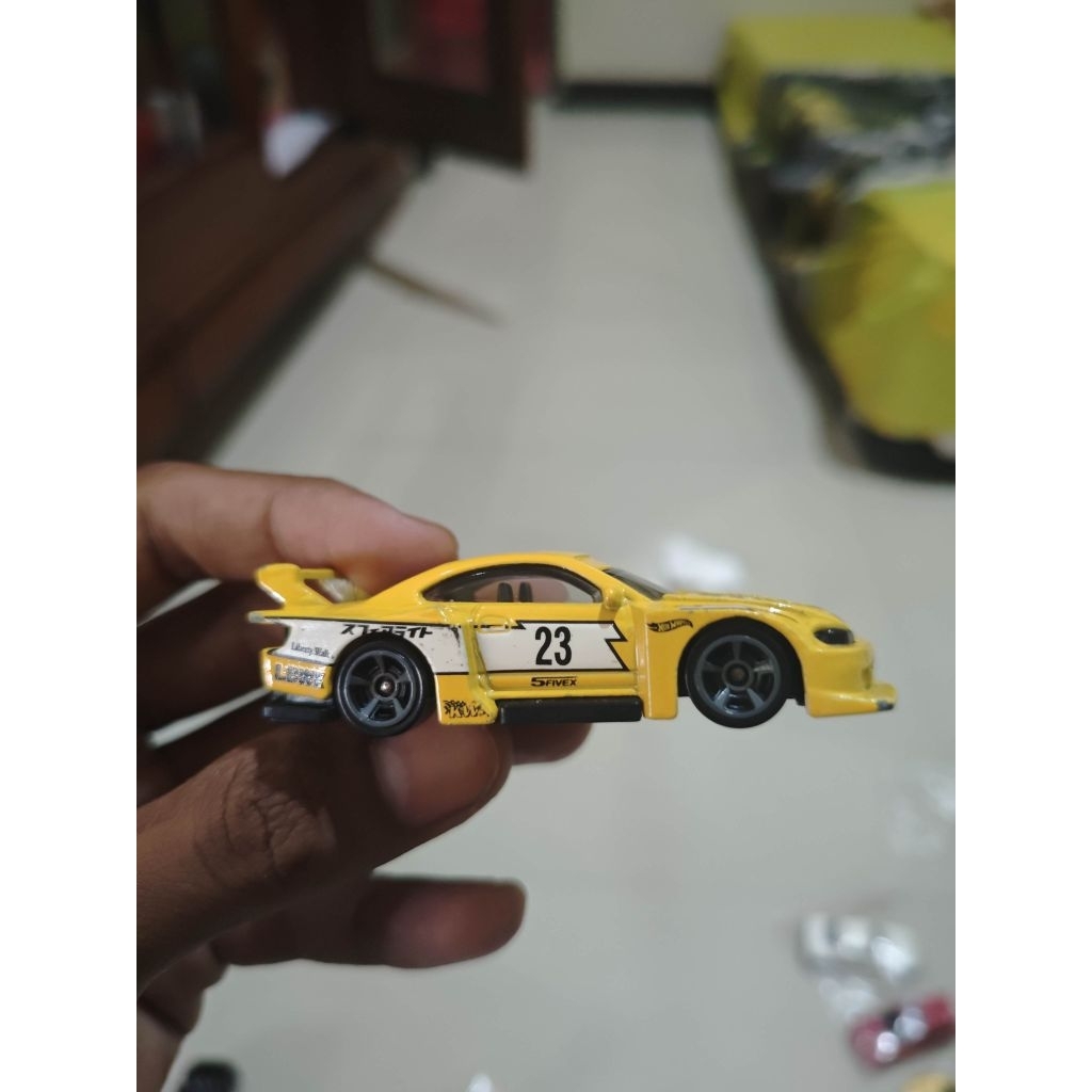 hotwheel loose lbwk kuning