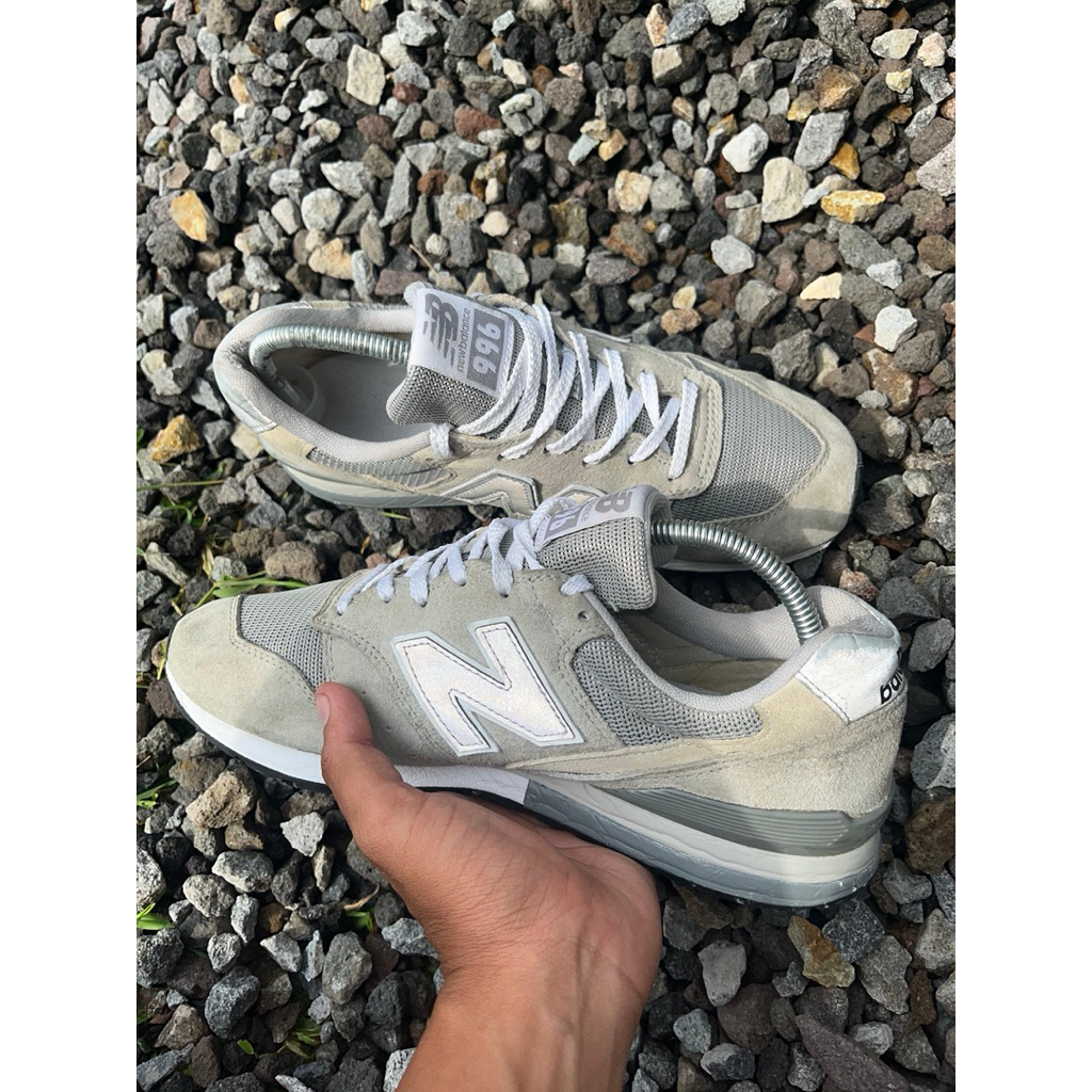 New Balance 996