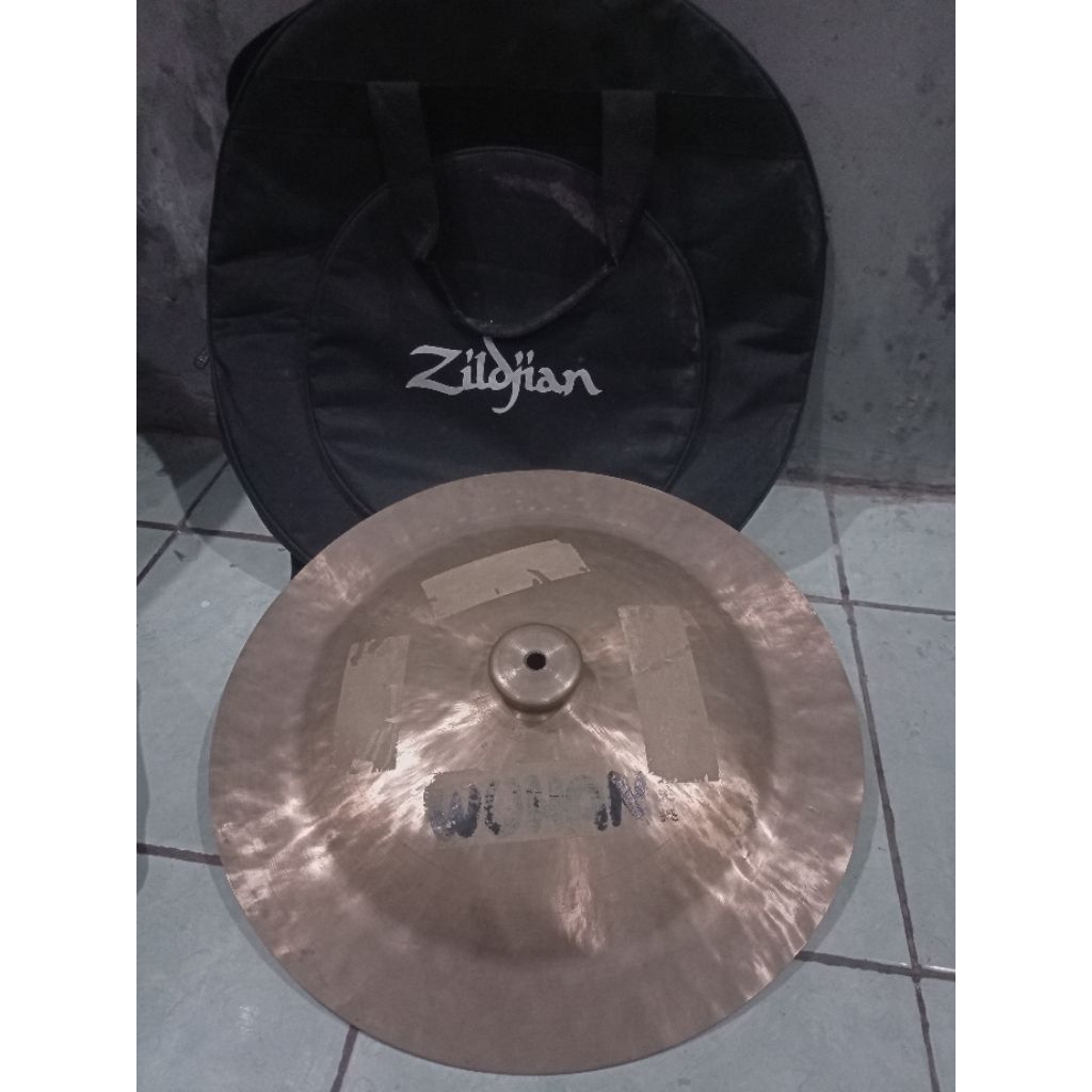 Cymbal Chinese Wuhan 18" resize 17,5"