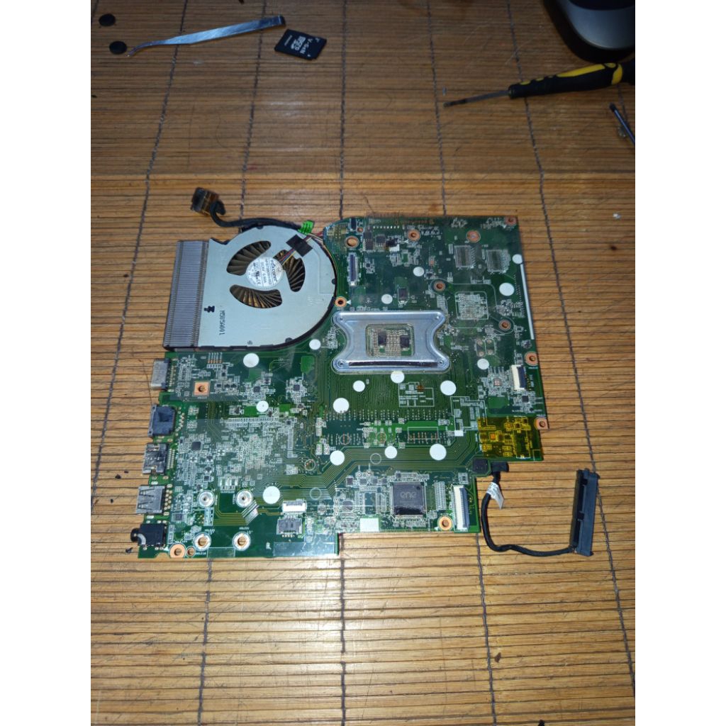 Motherboard HP 14 240 G2 HP TPN F112 Lengkap