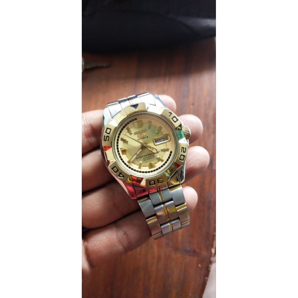 SEIKO 5 SPORT  MEWAH