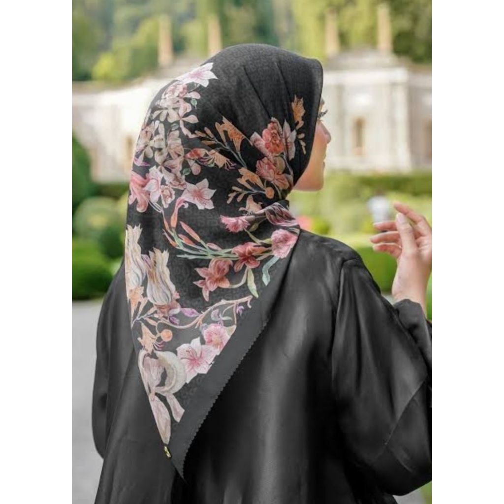 NEW Buttonscarves Farra Series Festive Parfume